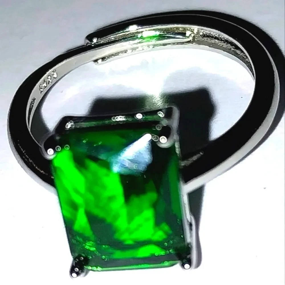 Ladies Emerald 925 Adjustable Promise Ring